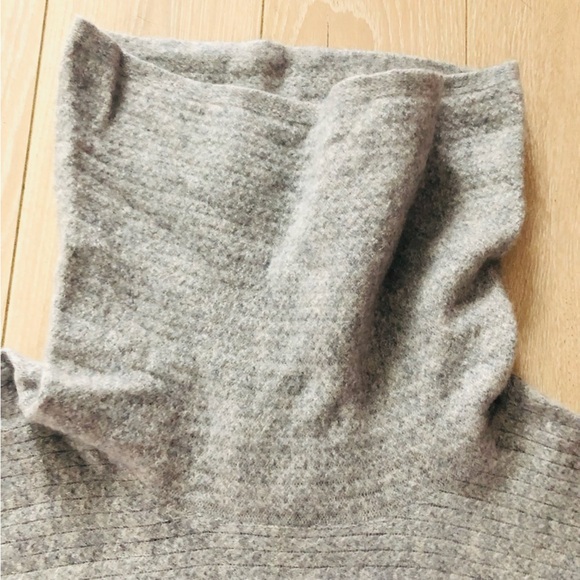 Ellen Tracy 100% Cashmere Turtleneck Textured Sweater in Light Grey Size L - Picture 6 of 11